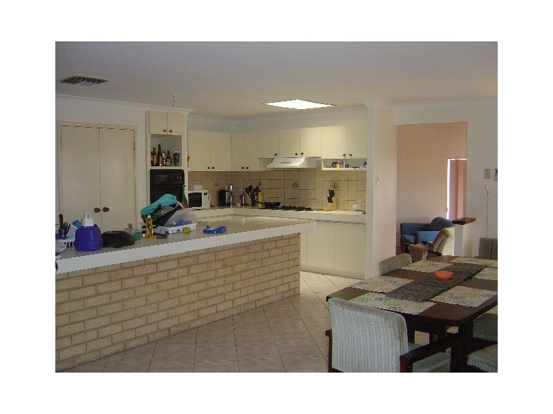 11 Mapstone Gardens, Murdoch WA 6150