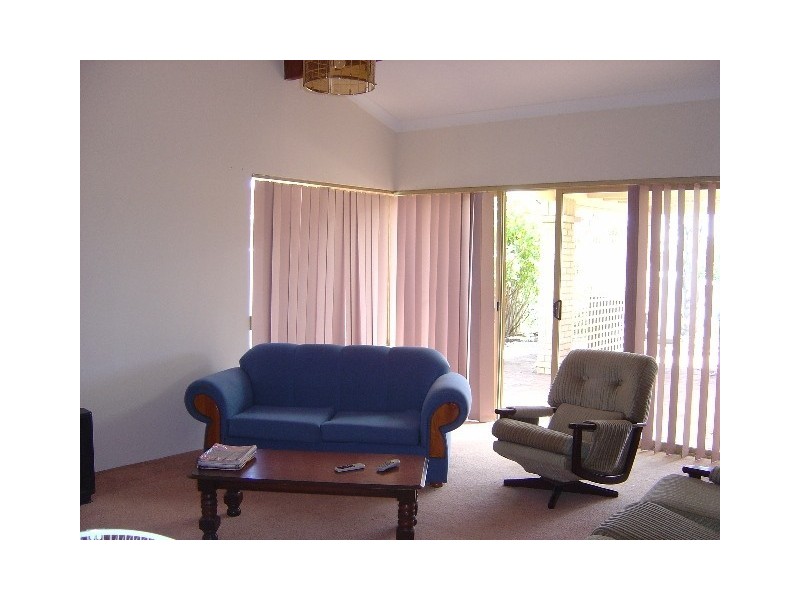 11 Mapstone Gardens, Murdoch WA 6150