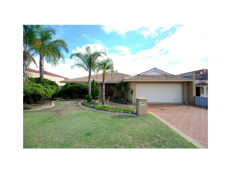 92 Waratah Boulevard, Canning Vale WA 6155