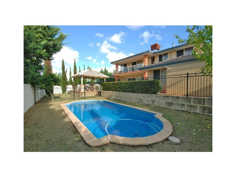 29 Ten Seldam Circle, Winthrop WA 6150