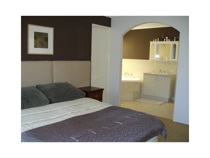 28 Ruth Avenue, Canning Vale WA 6155