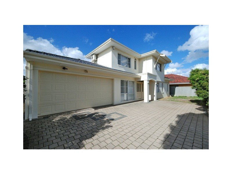 34B Simpson Street, Applecross WA 6153