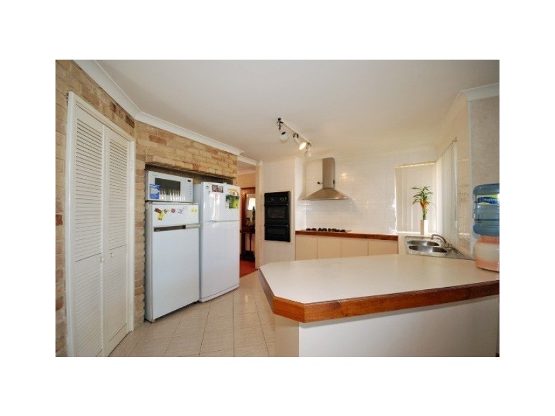 14 Winthrop Drive, Winthrop WA 6150