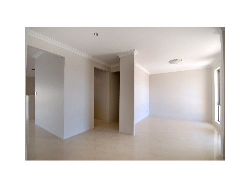 8 Kersley Loop, Forrestdale WA 6112