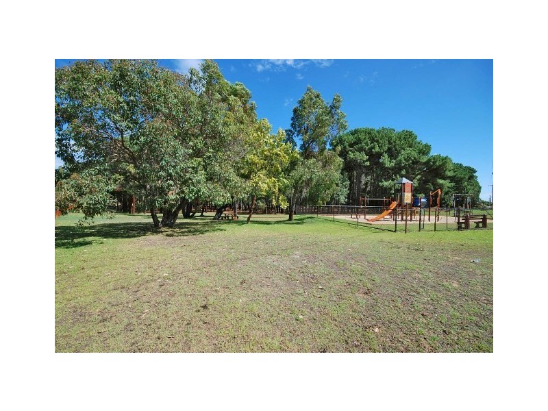 37 Stephenson Gardens, Winthrop WA 6150