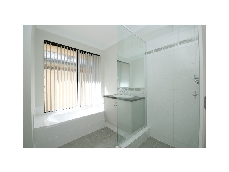 68 Vol/Fol: 2561/834 Dupont Way, Canning Vale WA 6155