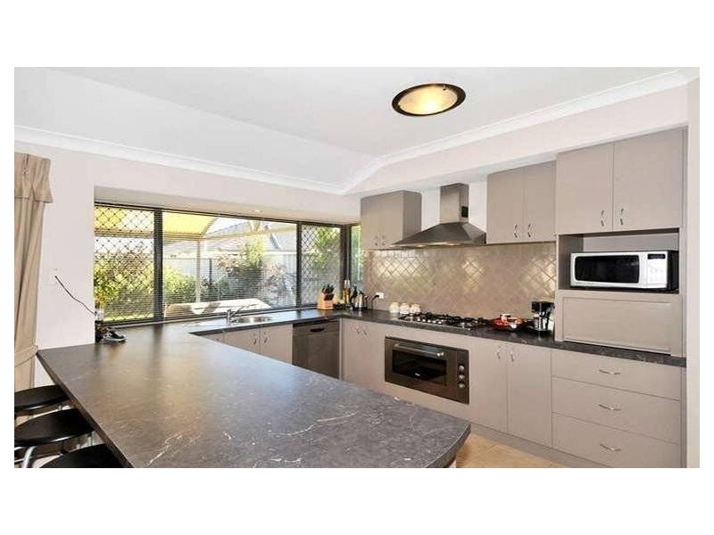 5 Alondro Way, Meadow Springs WA 6210