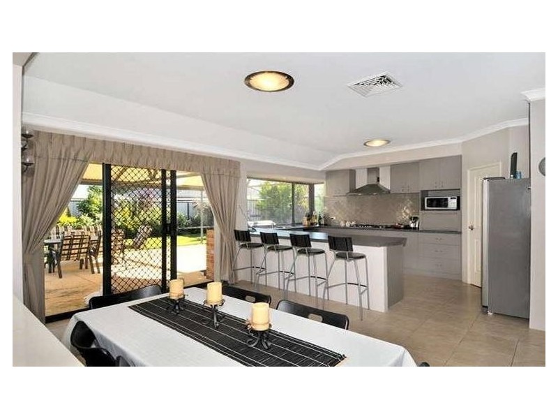 5 Alondro Way, Meadow Springs WA 6210