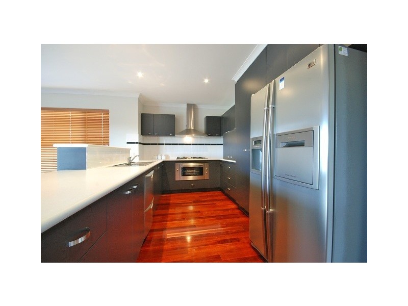 2 Tathra Lane, Aubin Grove WA 6164