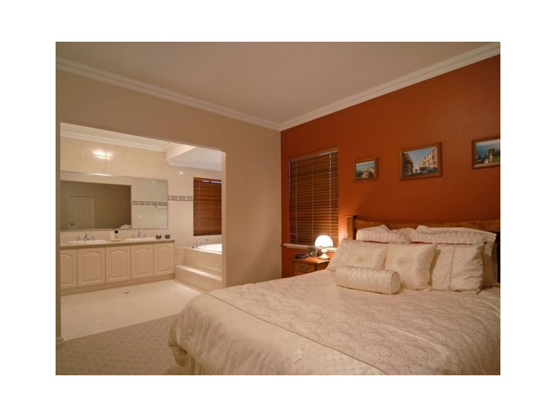 23 Allen-Williams Parade, Winthrop WA 6150