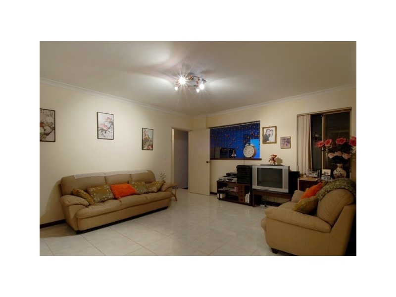 40 Lucraft Gardens, Winthrop WA 6150