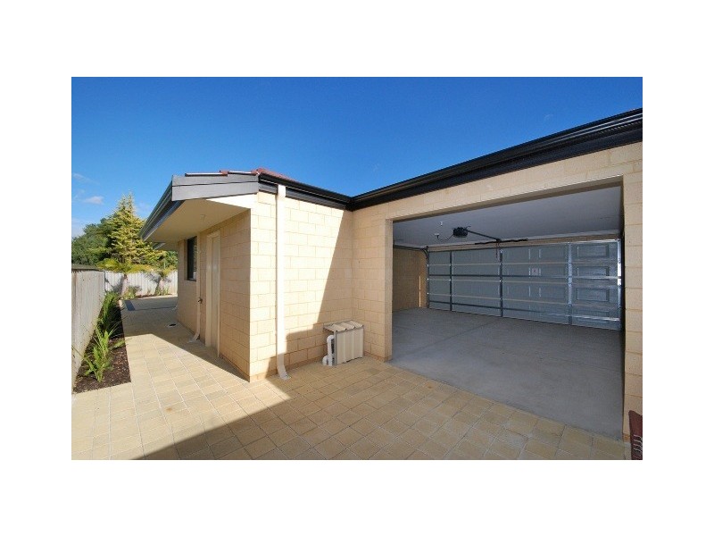 65B Alderley Square, Wilson WA 6107