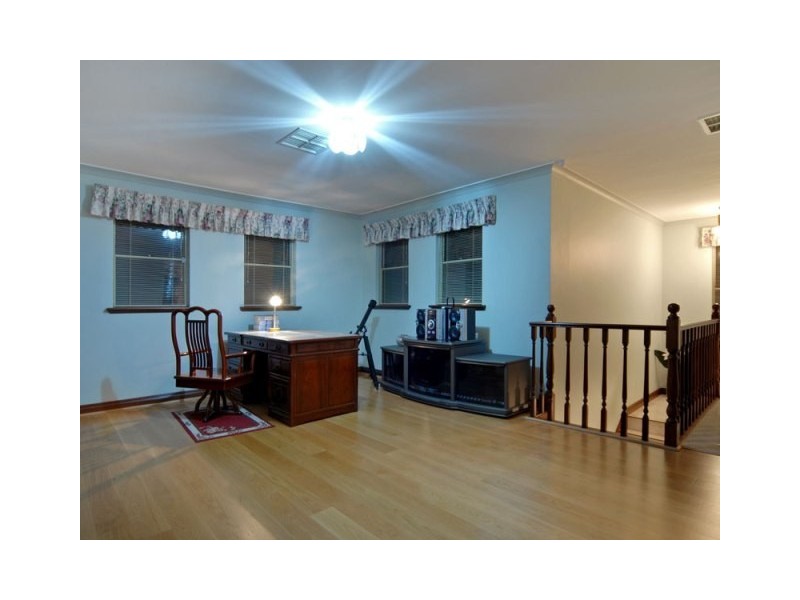14 Edmiston Way, Winthrop WA 6150