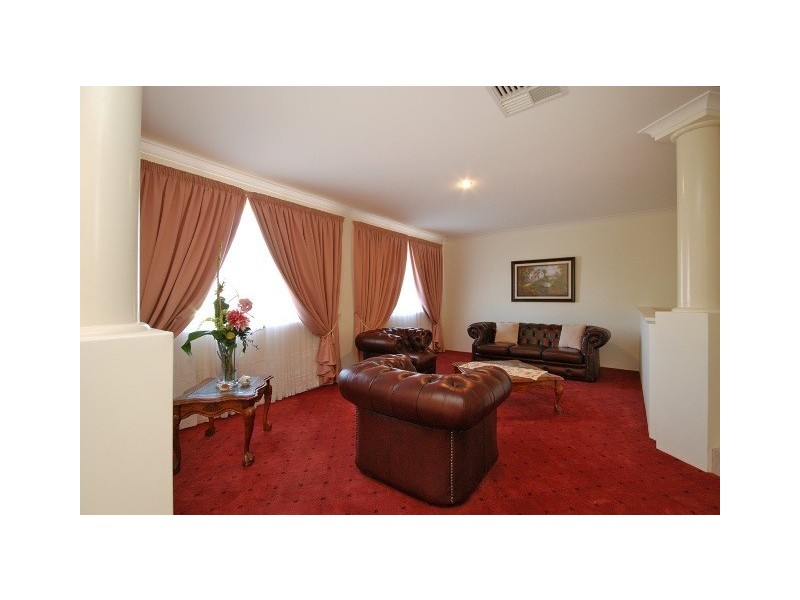 17 Thurloe Way, Canning Vale WA 6155