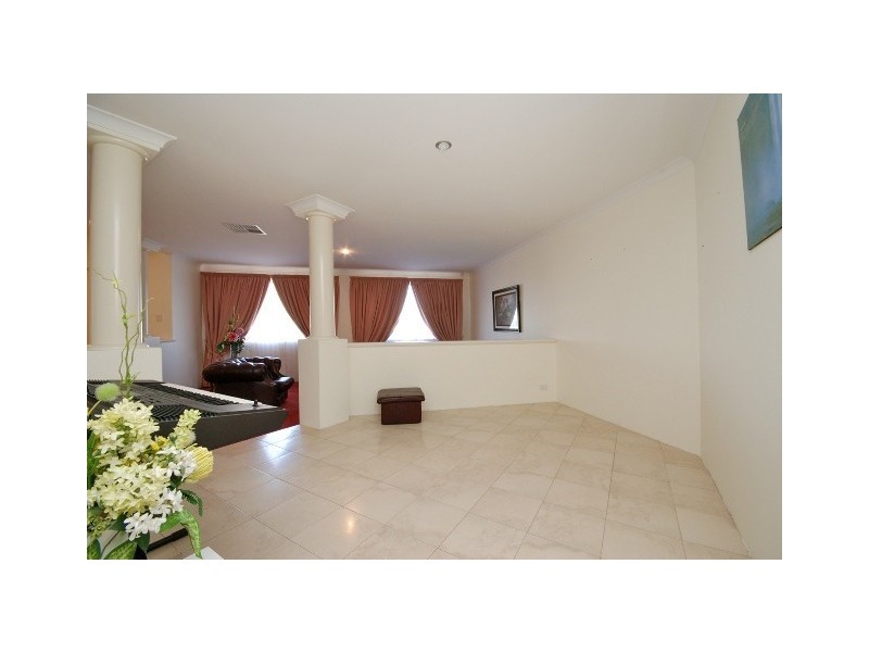 17 Thurloe Way, Canning Vale WA 6155