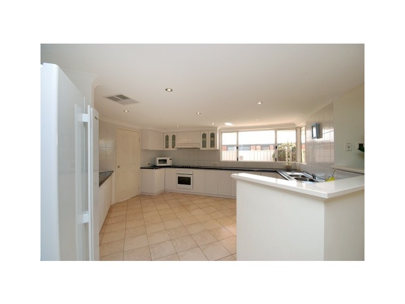 17 Thurloe Way, Canning Vale WA 6155