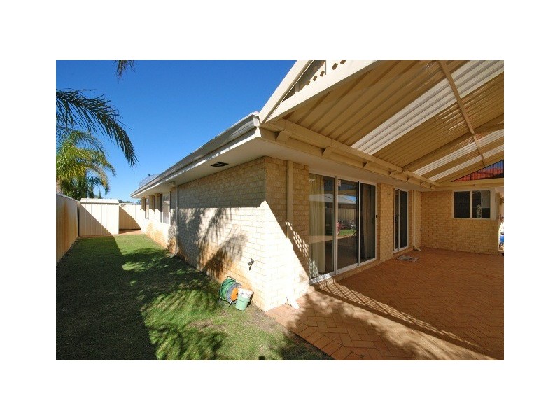 17 Thurloe Way, Canning Vale WA 6155