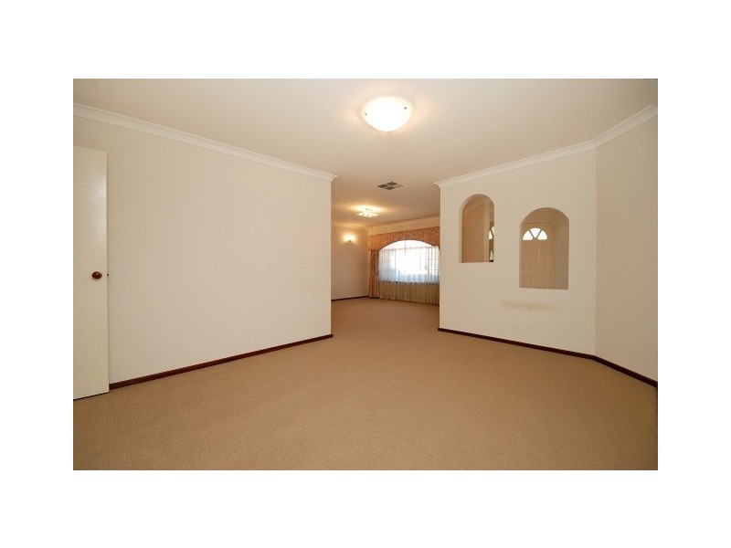 11 Henn Close, Winthrop WA 6150