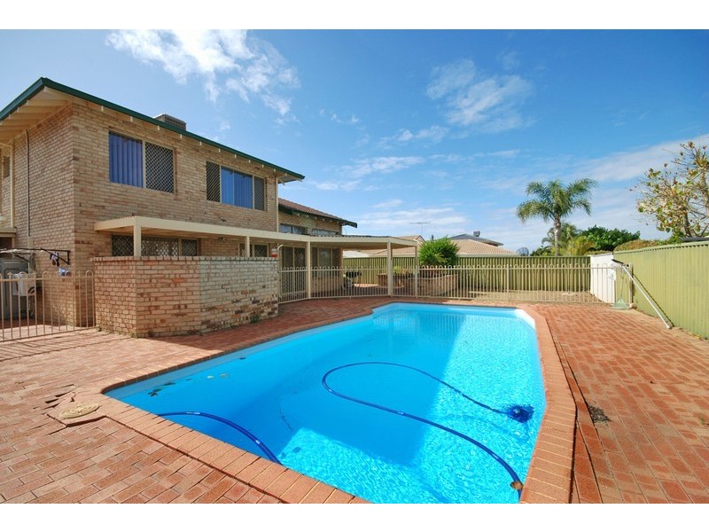 14 Winthrop Drive, Winthrop WA 6150