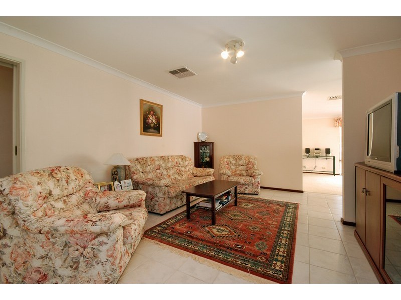 49 Aitken Drive, Winthrop WA 6150