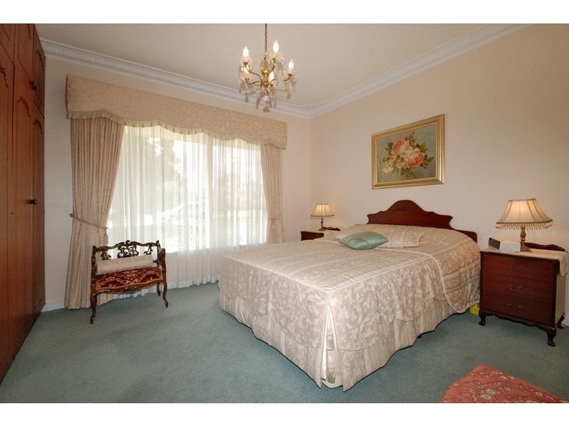 42 Challenger Place, Melville WA 6156