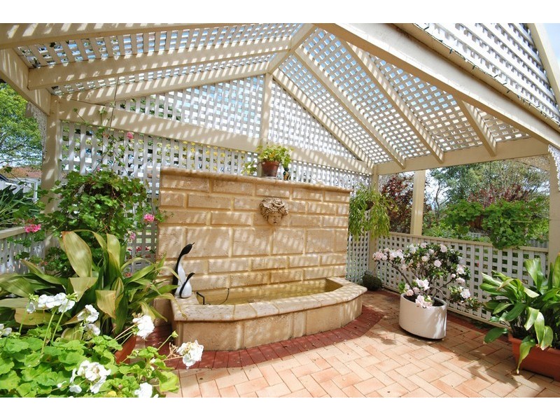 42 Challenger Place, Melville WA 6156