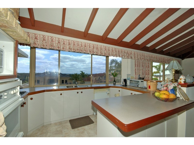 38 Whitfeld Terrace, Winthrop WA 6150