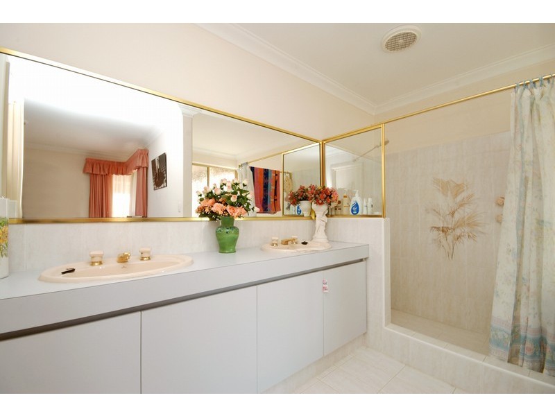 38 Whitfeld Terrace, Winthrop WA 6150