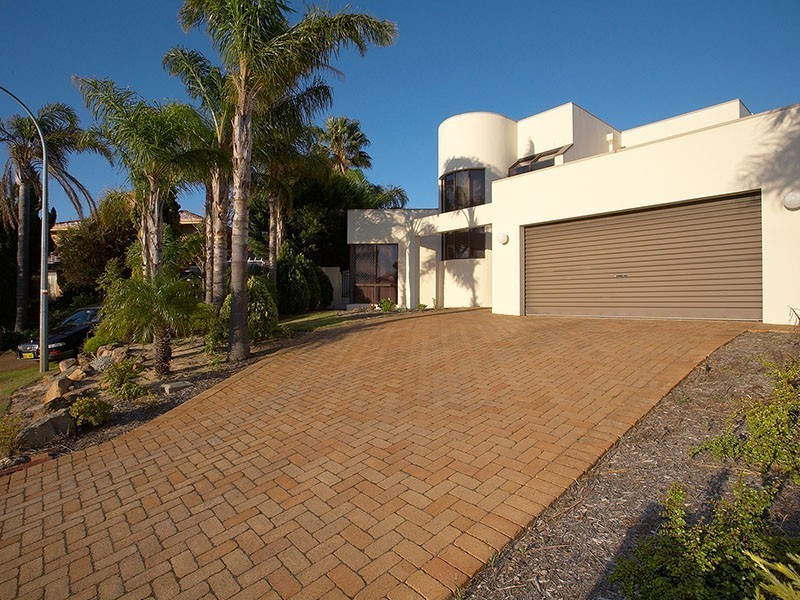 12 Gamblen Way, Winthrop WA 6150