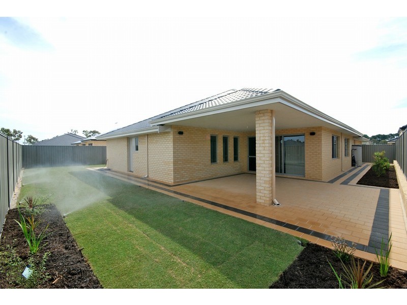 20 Temple Way, Piara Waters WA 6112