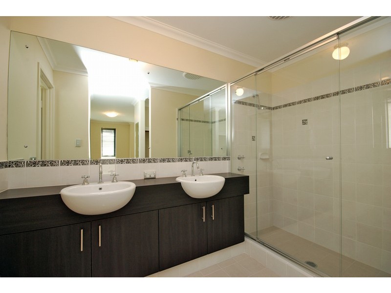 20 Temple Way, Piara Waters WA 6112