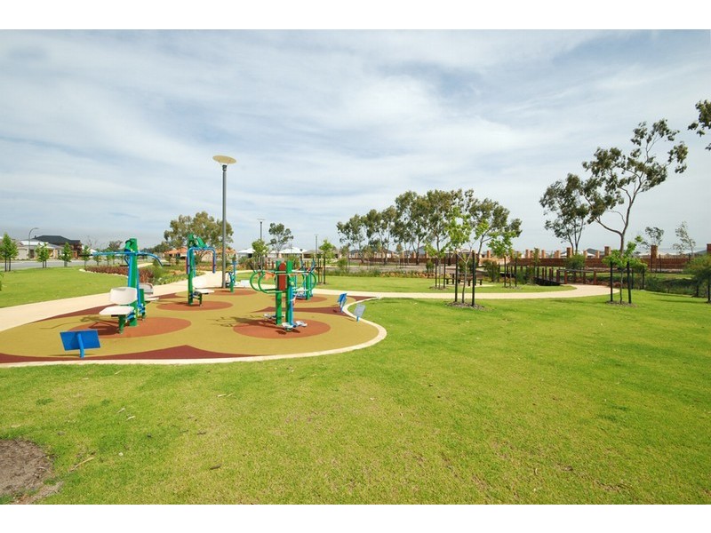 20 Temple Way, Piara Waters WA 6112
