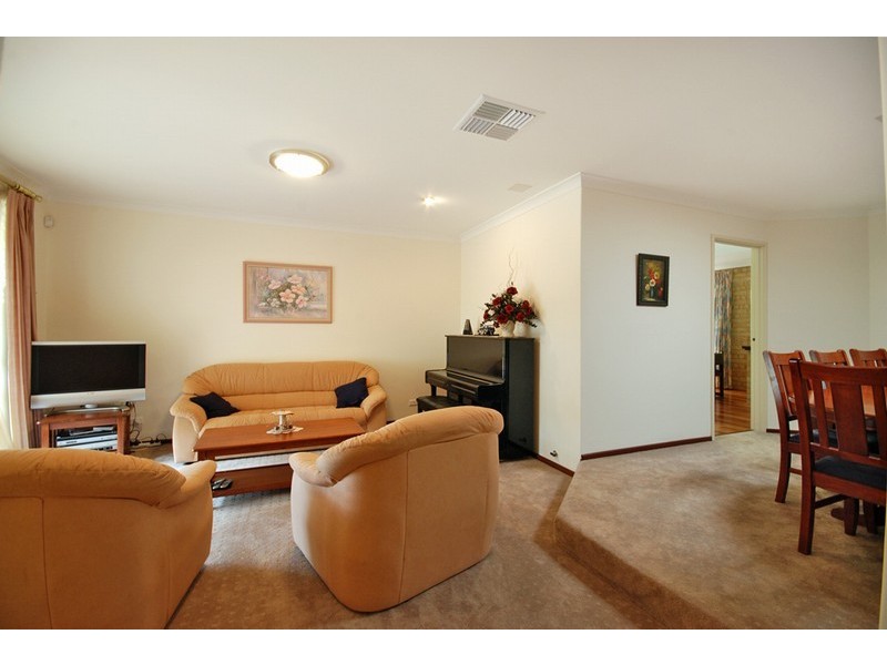 63 Jackson Avenue, Winthrop WA 6150