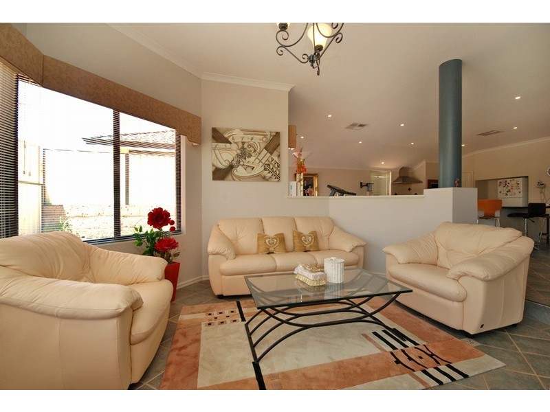 22 Peterborough Circle, North Lake WA 6163