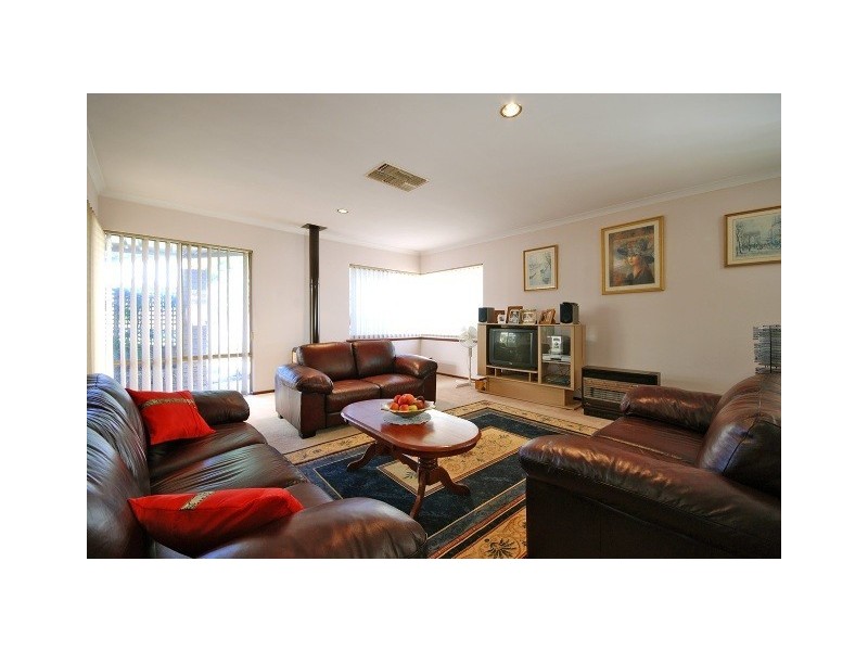 37 Stephenson Gardens, Winthrop WA 6150