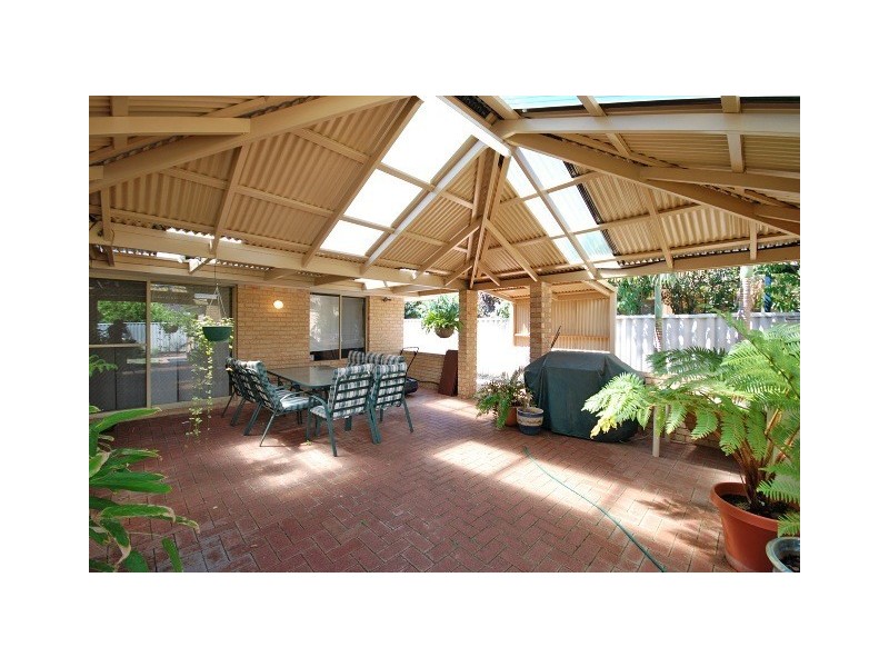 37 Stephenson Gardens, Winthrop WA 6150