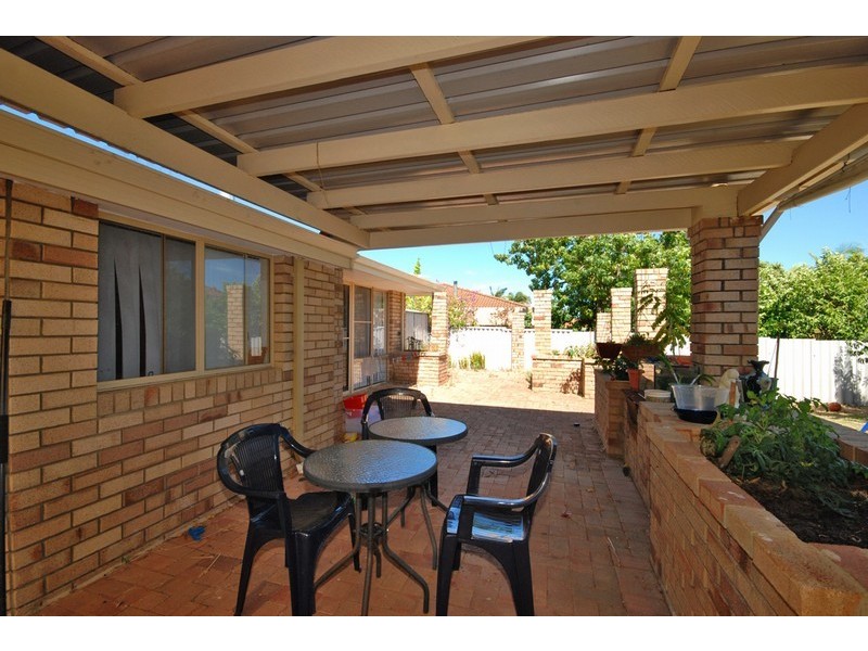 16 STEPHENSON GDNS, Winthrop WA 6150