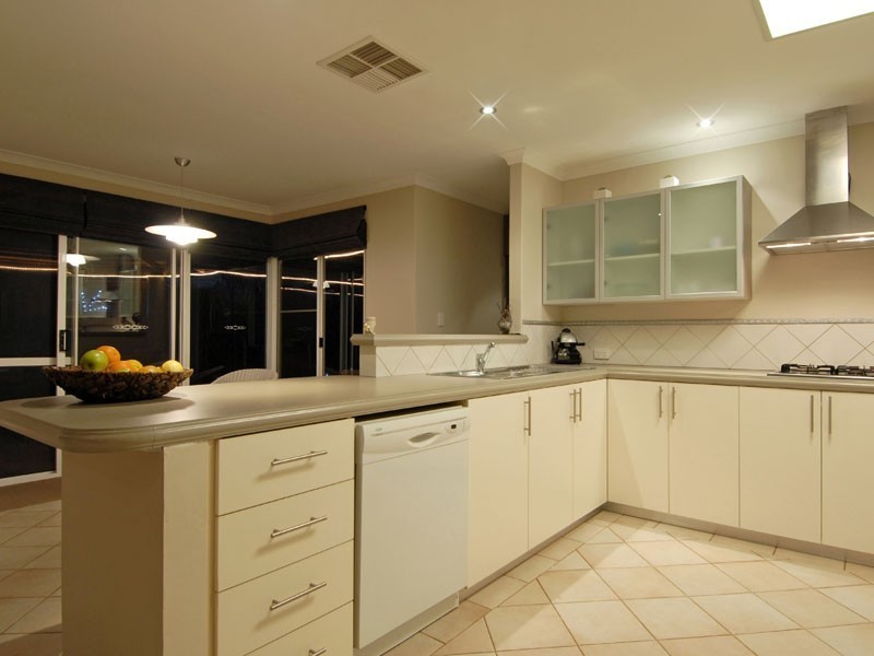 4 Fernie Gardens, Winthrop WA 6150