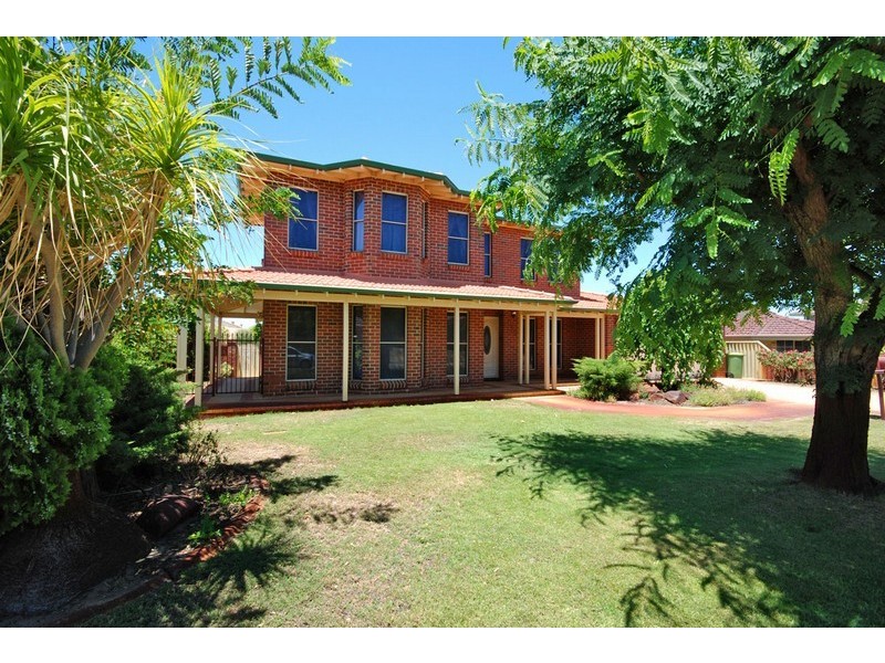 14 Edmiston Way, Winthrop WA 6150