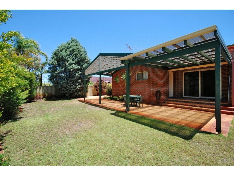 14 Edmiston Way, Winthrop WA 6150