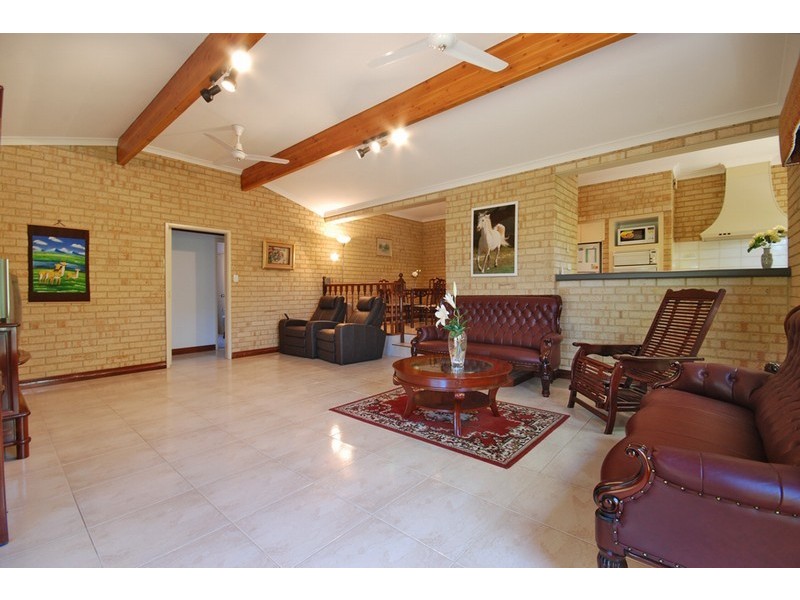 14 Edmiston Way, Winthrop WA 6150