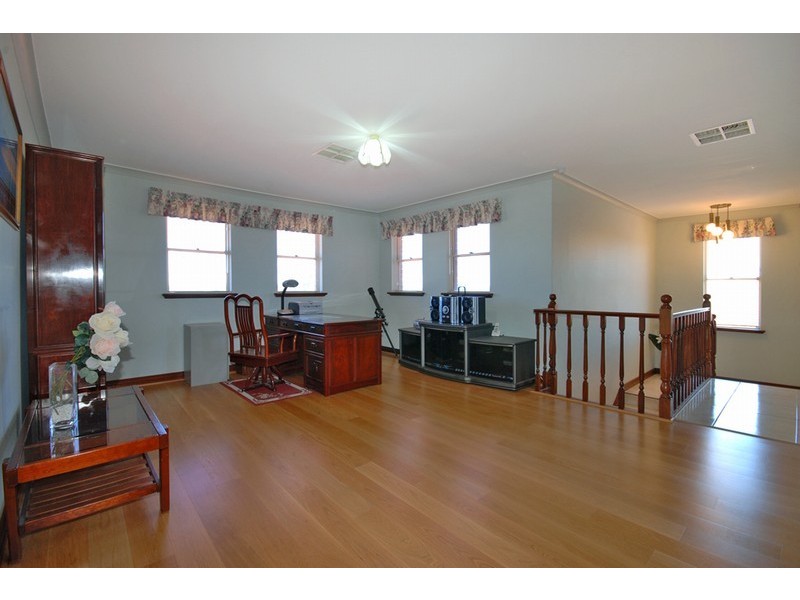 14 Edmiston Way, Winthrop WA 6150