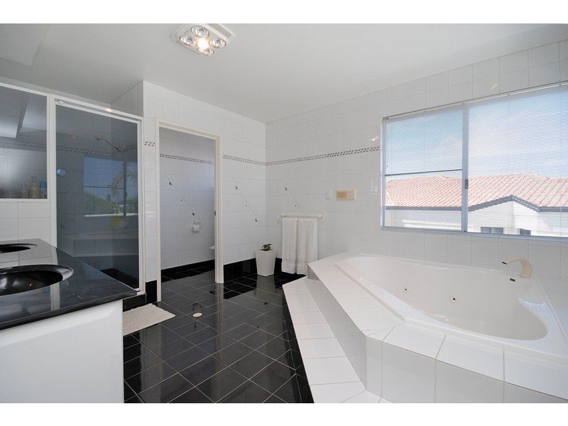 18 James Road, Kardinya WA 6163