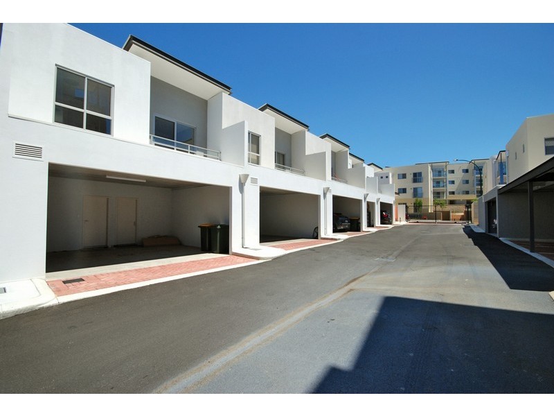 5/11 Pearson Drive, Success WA 6164