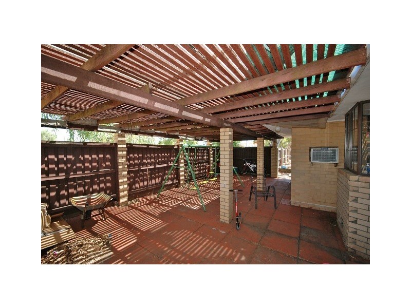 8 Foxwood Way, Langford WA 6147