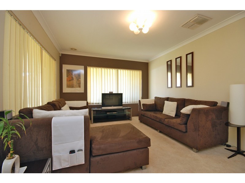 77 Aitken Drive, Winthrop WA 6150