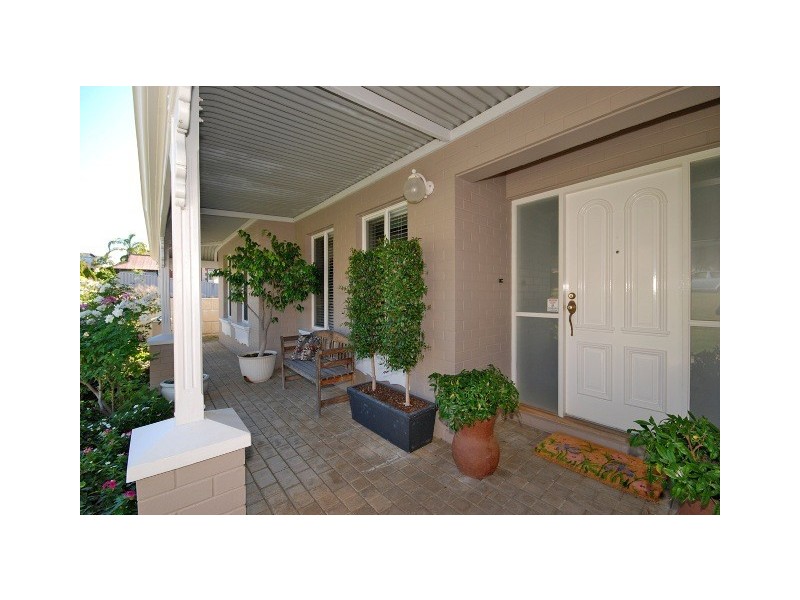 45 Whitfeld Terrace, Winthrop WA 6150