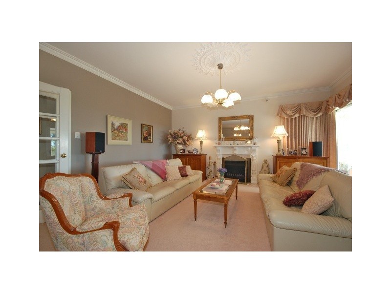 45 Whitfeld Terrace, Winthrop WA 6150