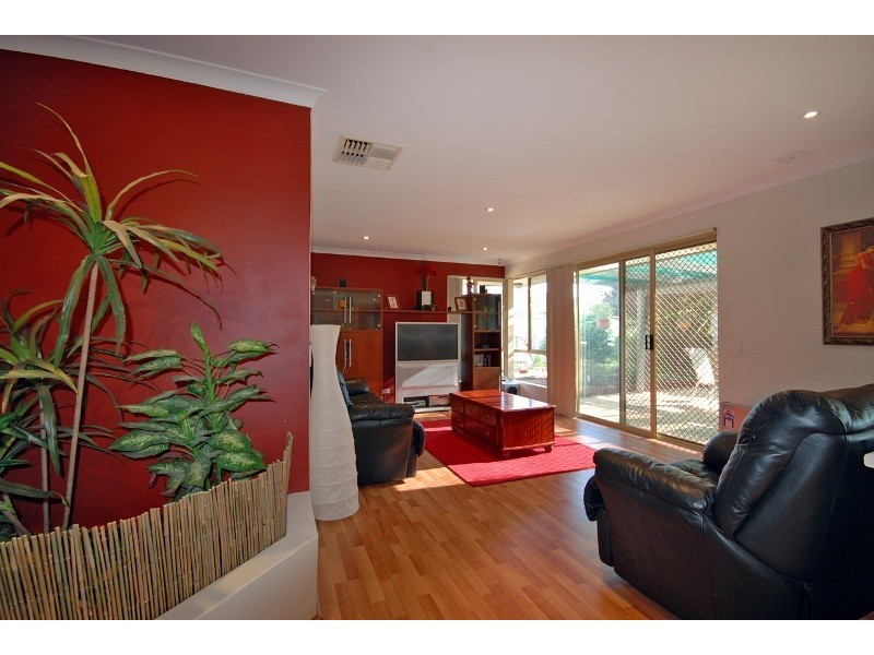 4 Donavon Rise, Murdoch WA 6150