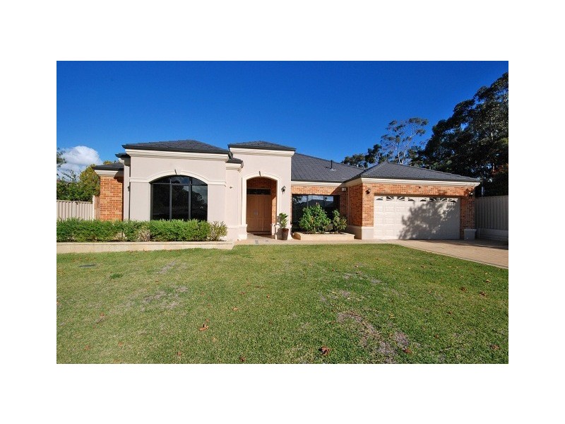 9 Davenport Road, Booragoon WA 6154
